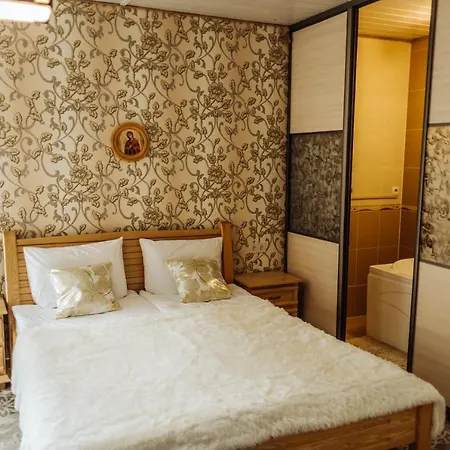 ホテル Hotel Velyka Vedmedytsya ヤレムチャ