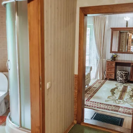 Hotel Velyka Vedmedytsya ホテル ヤレムチャ