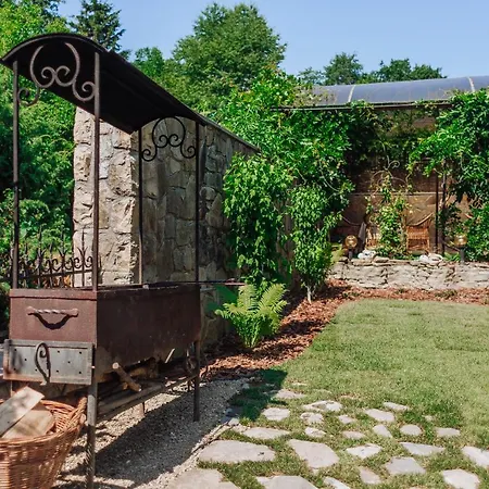 Velyka Vedmedytsya Γιαρέμτσε