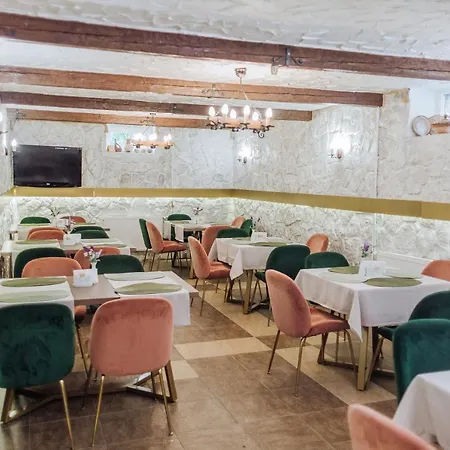 Velyka Vedmedytsya Hotel